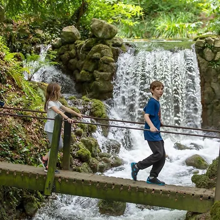 Court מלון טולאמור