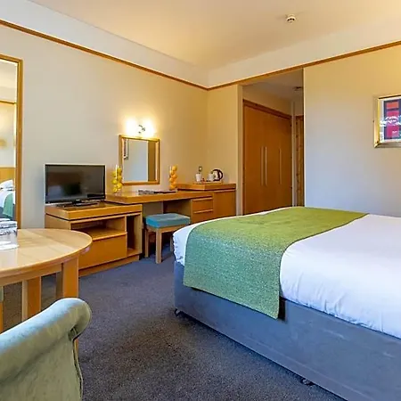 Hotel Court 4*