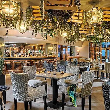 Court Hotel 4*