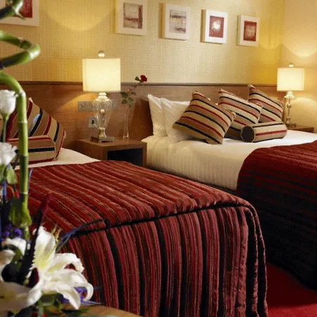 Hotel Court 4*