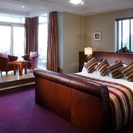 Hotel Court 4*