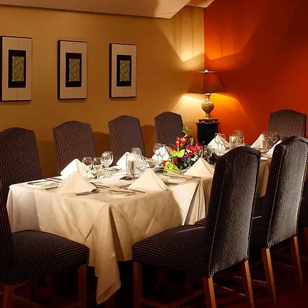 Court Hotel 4*