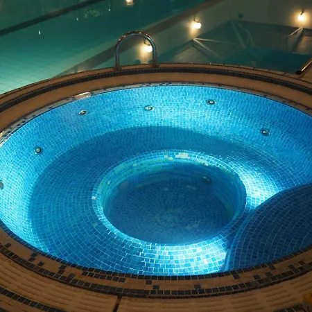 Court Hotel 4*